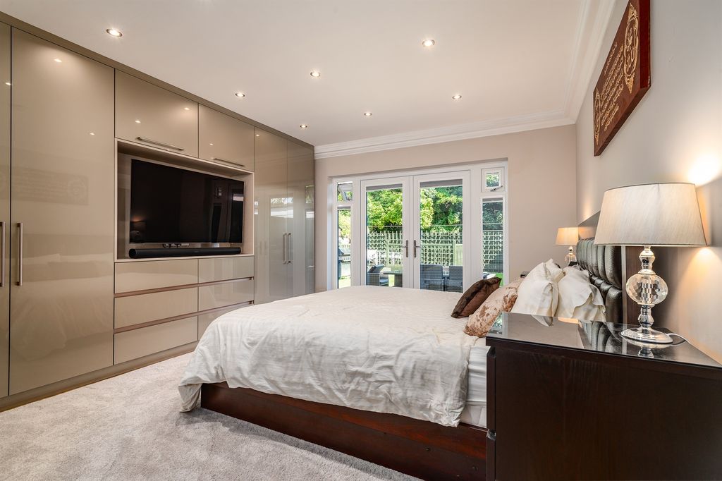 Additional image 9 of 7 bed detached house for saleBroadway, Peterborough PE1
