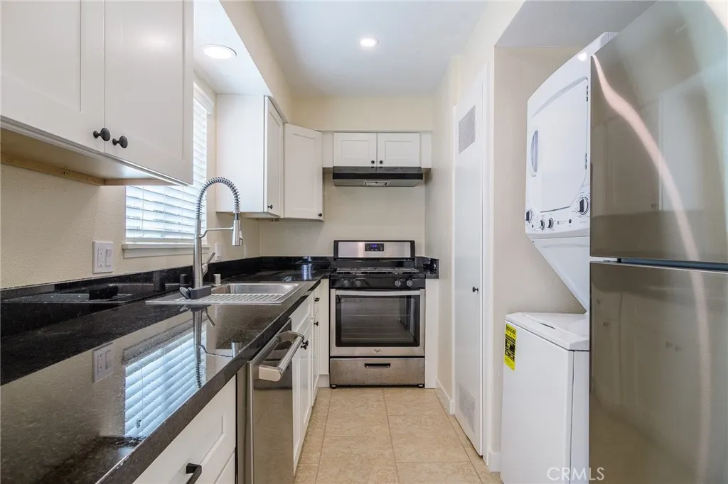 Additional image 14 of 9586 Cornwall Dr, Huntington Beach, CA 92646