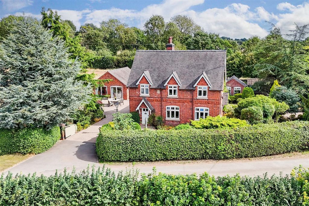 6 bed detached house for saleWatnall, Nottingham NG16