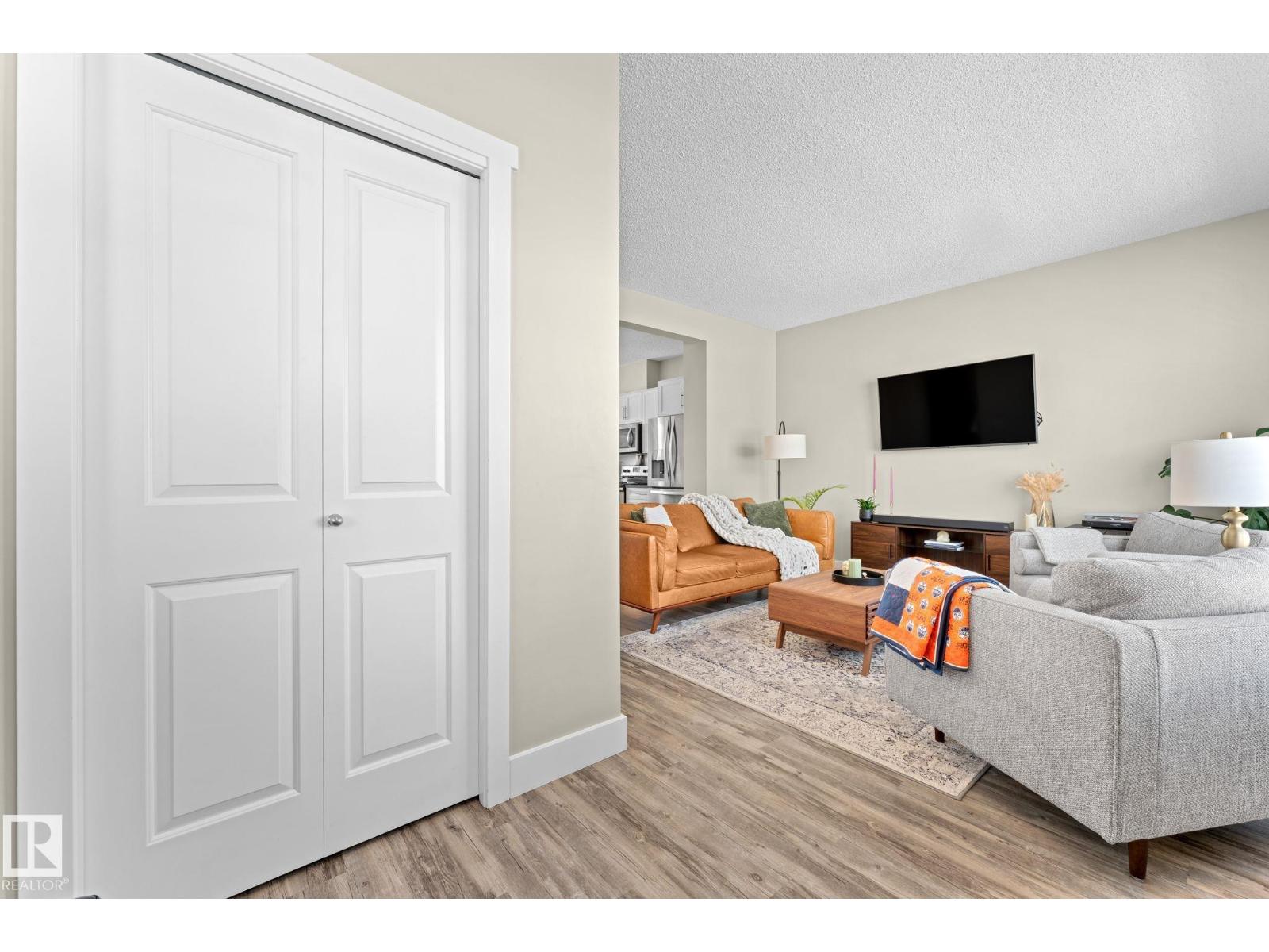 Additional image 4 of 1926 24 Street NW, Edmonton, AB, T6T2C9