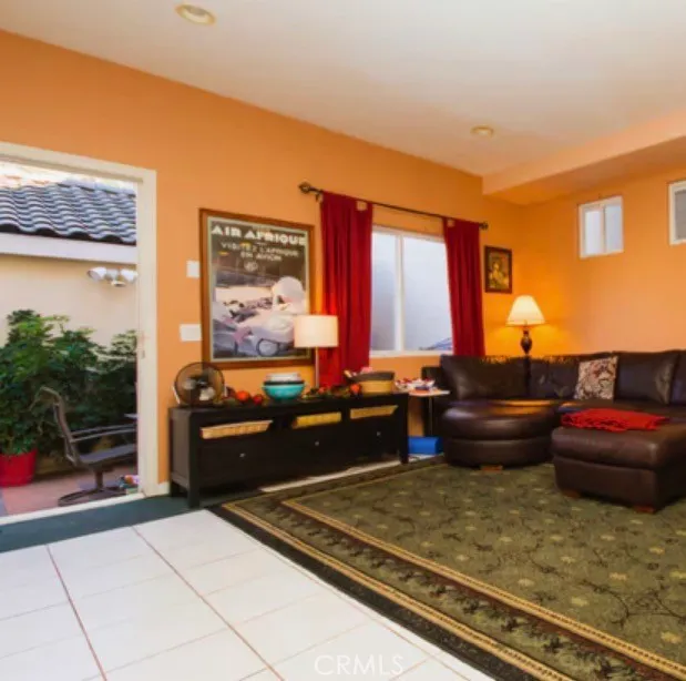 Additional image 11 of 610 Main St, Huntington Beach, CA 92648