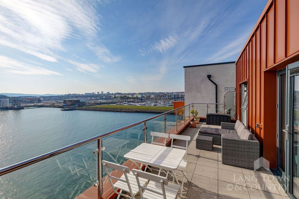 Additional image 6 of 3 bed flat for saleTrinity Street, Millbay, Plymouth PL1