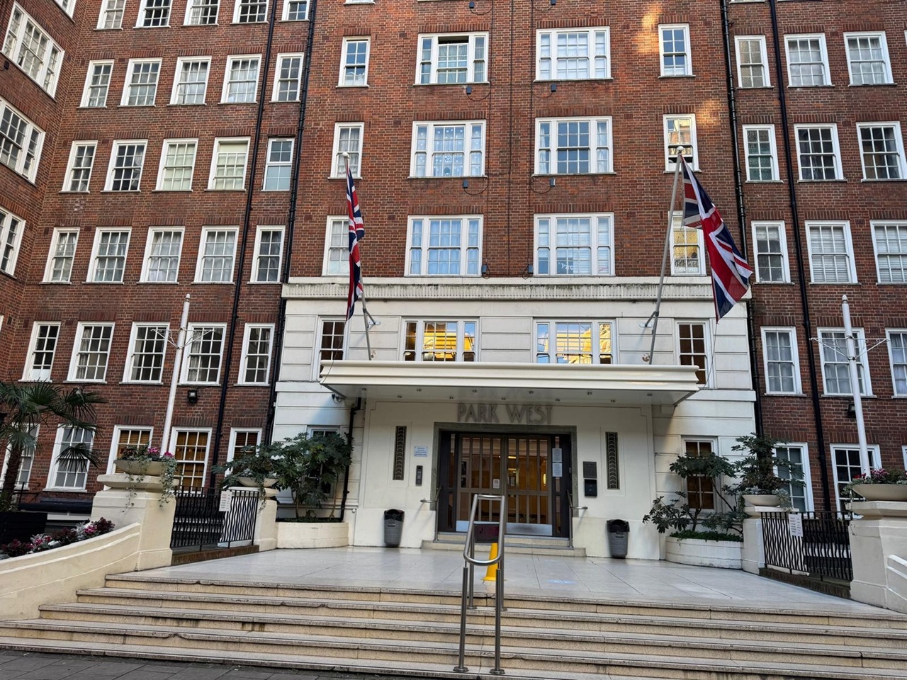 2 Bed Flat, Park West, W2, N1 7GU