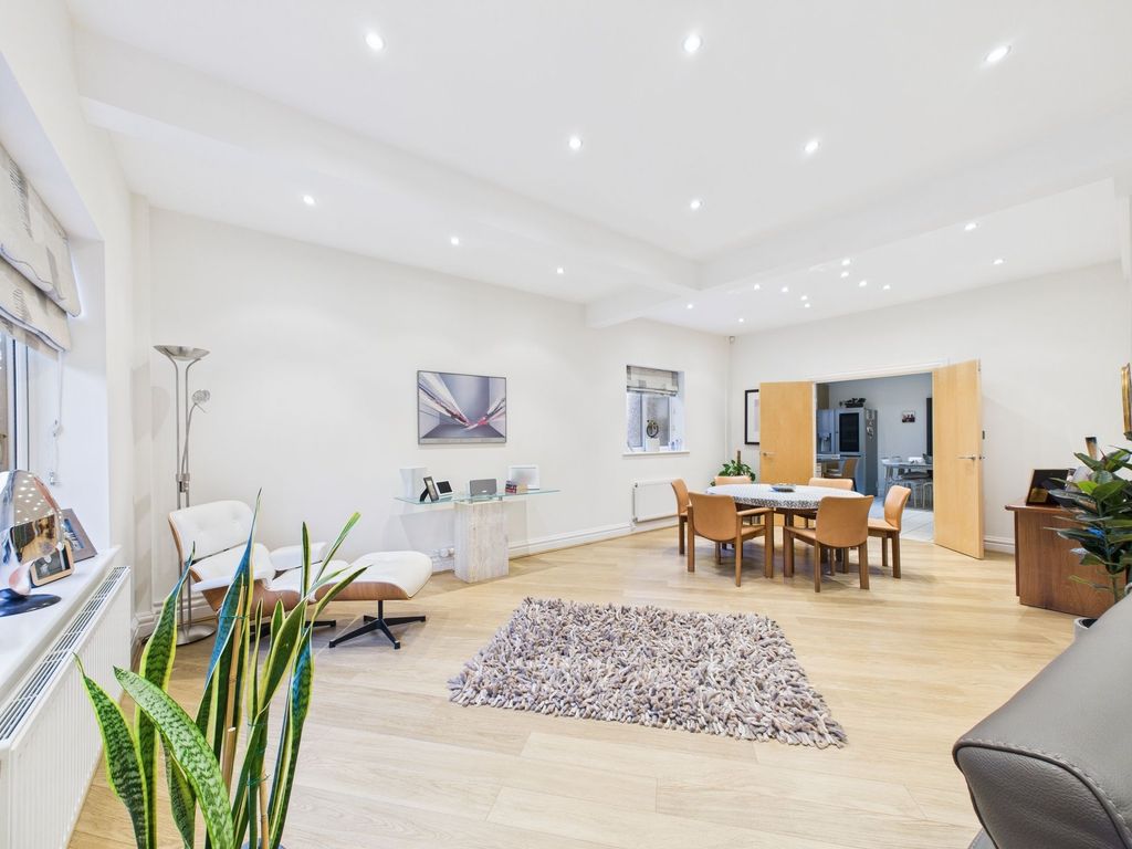 Additional image 10 of 2 bed flat for saleBeech Lane, Calderstones, Liverpool. L18