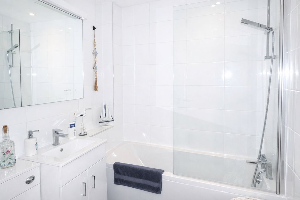 Additional image 9 of 2 bed flat for saleJersey Quay, Port Talbot SA12