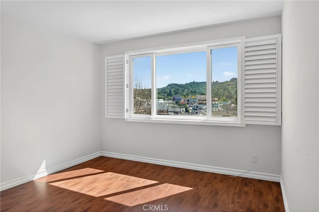 Additional image 9 of 4441 Woodman Avenue Unit 304, Sherman Oaks, CA 91423