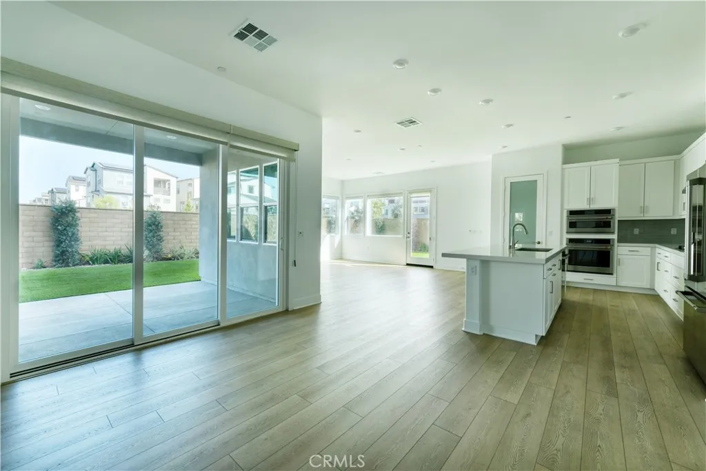 Additional image 28 of 109 Trask, Irvine, CA 92618