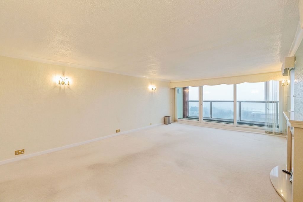 Additional image 5 of 2 bed flat for sale49 South Promenade, Lytham St. Annes, Lancashire FY8