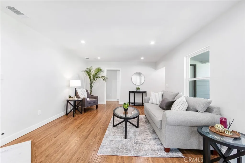 Additional image 8 of 406 Eton Dr, Burbank, CA 91504