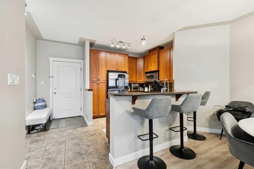 Additional image 4 of 211-10 Discovery Ridge Close SW, Calgary, AB, T3H5X3