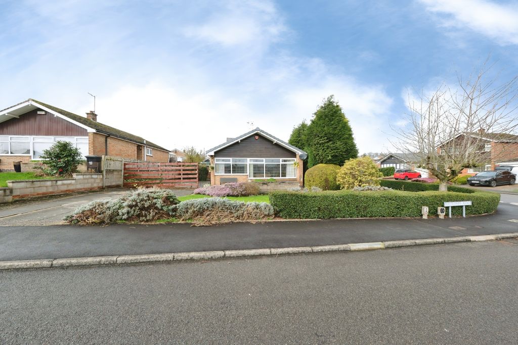 2 bed detached bungalow for saleDaisy Farm Road, Nottingham NG16