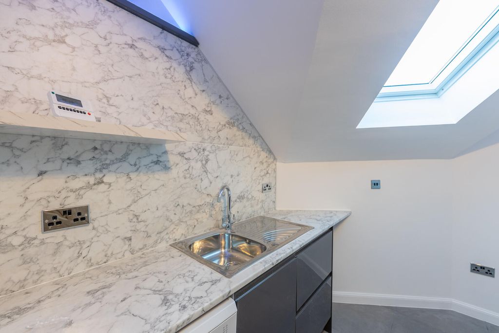 2 bed flat for saleCarradale Street, Coatbridge ML5 photo 4