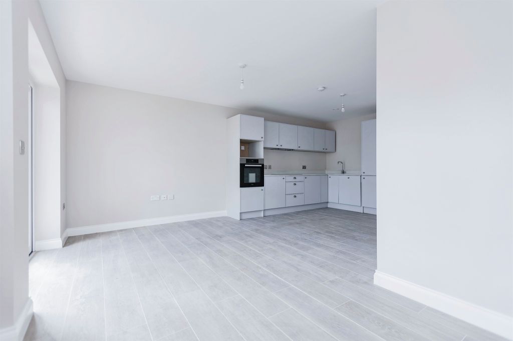 2 bed flat for saleMelton Road, Leicester LE4 photo 3