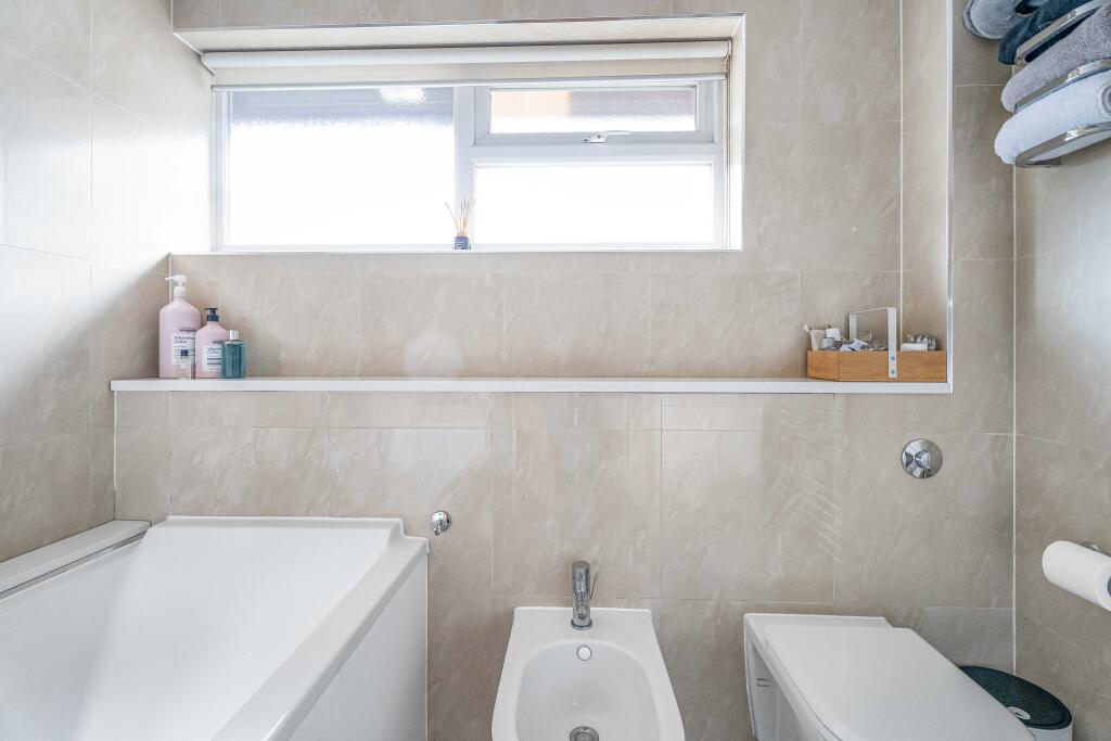 Additional image 17 of Great North Road, Welwyn, AL6