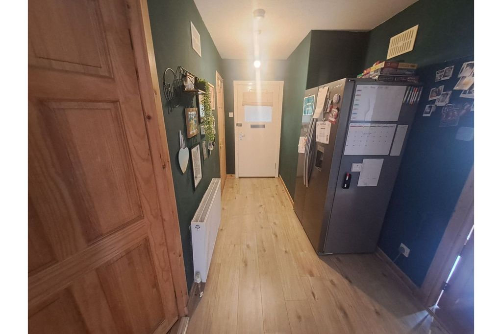 Additional image 7 of 2 bed flat for saleDavaar Avenue, Campbeltown PA28