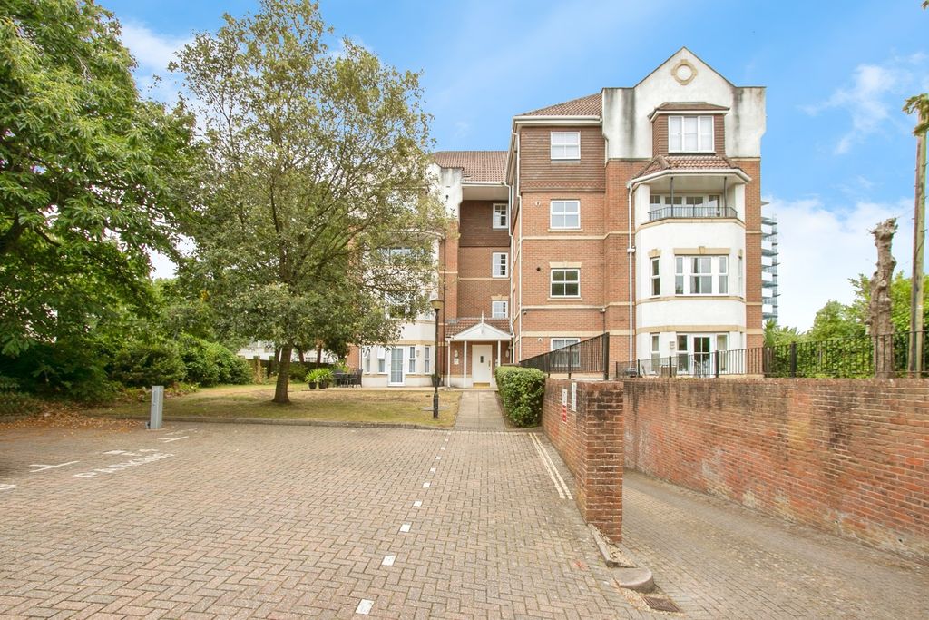 Additional image 10 of 4 bed flat for saleGrove Road, Bournemouth, Dorset BH1
