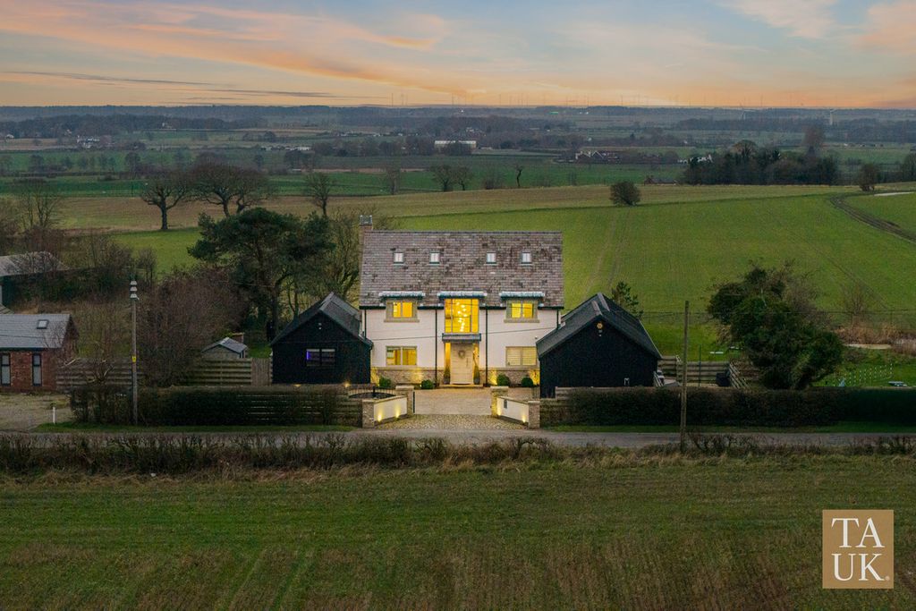 5 bed detached house for saleFir Tree Lane, Aughton L39