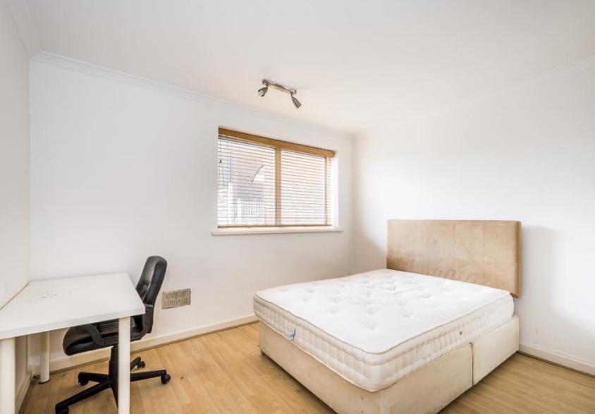 Additional image 3 of 3 Bed Flat, St Mary-Le-Park Court, SW11, N1 7GU