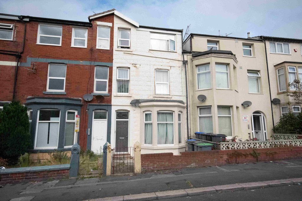 19 bed flat for saleCentral Drive, Blackpool FY1