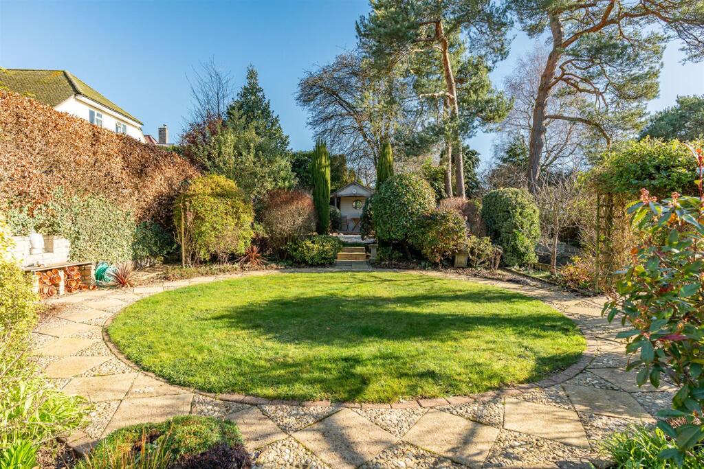 Additional image 23 of Canonsfield Road, Welwyn