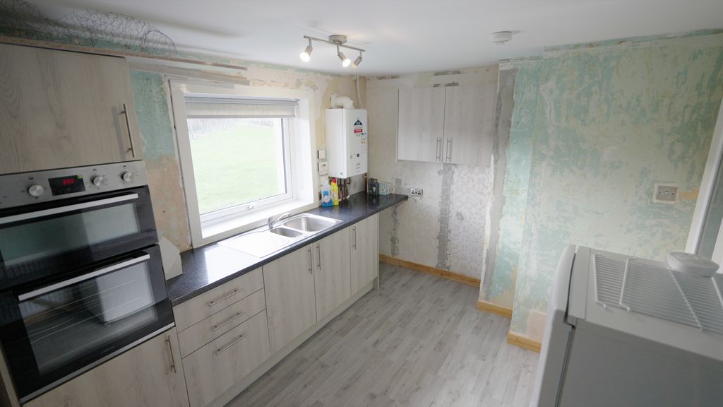 3 bed flat for saleThurso KW14 photo 5