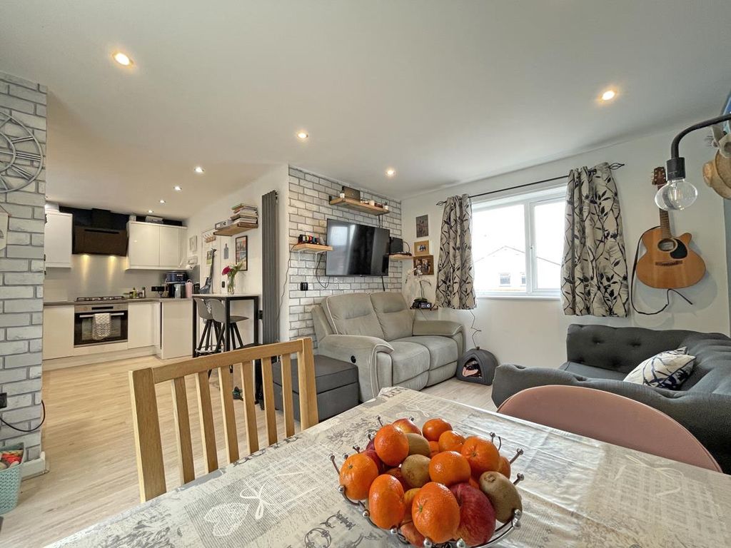 Additional image 6 of 3 bed semi-detached house for saleYealmpstone Close, Plympton, Plymouth PL7