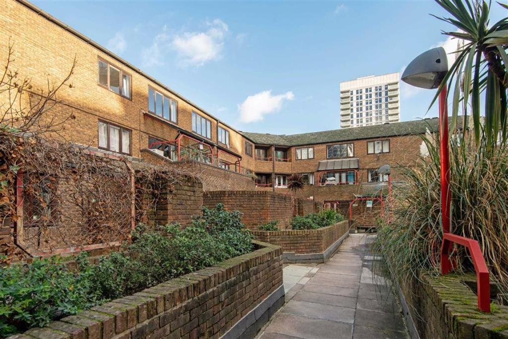 Additional image 7 of 1 Bed Flat, Brunswick House, E1, N1 7GU