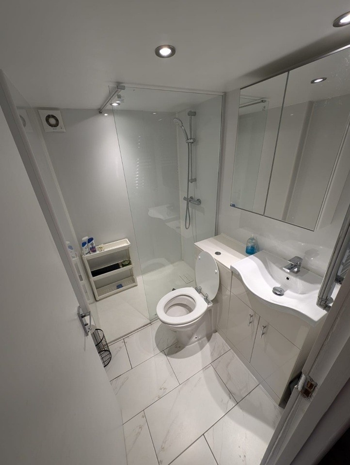 Additional image 6 of Studio Flat, Upper St, N1, N1 7GU