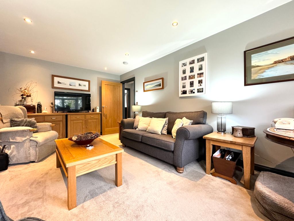 5 bed detached house for saleCopper Beeches, Corner House Street, Aberdare, Mid Glamorgan CF44 photo 4