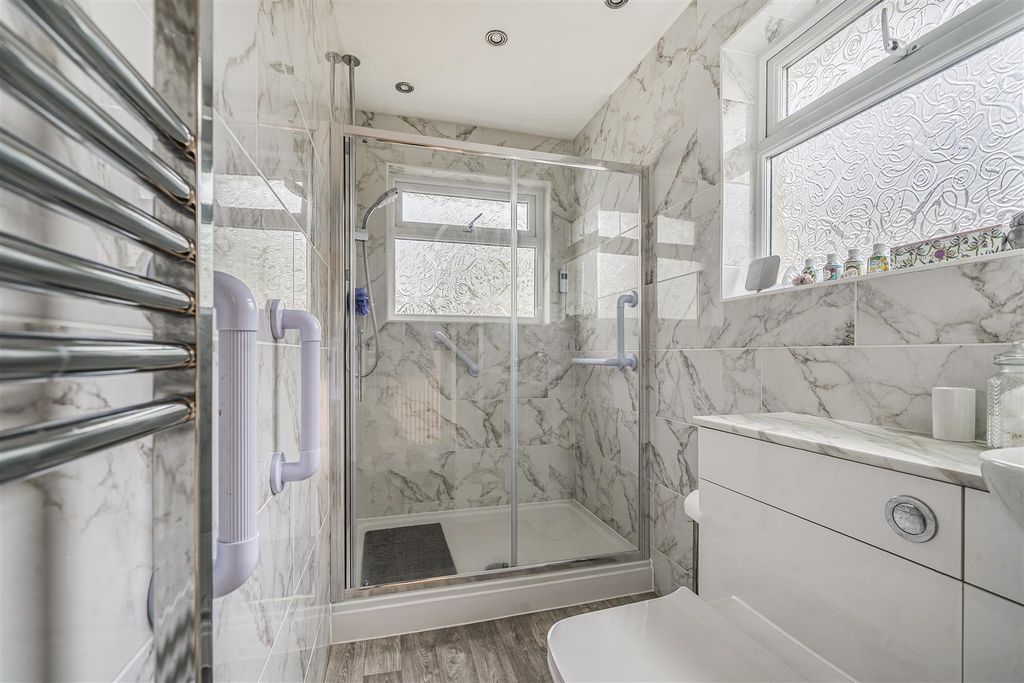 Additional image 5 of 2 bed detached bungalow for saleHeckford Road, Corfe Mullen, Wimborne BH21