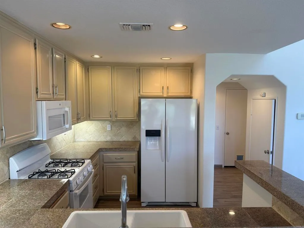 Additional image 33 of 4665 Los Alamos Way Unit C, Oceanside, CA 92057