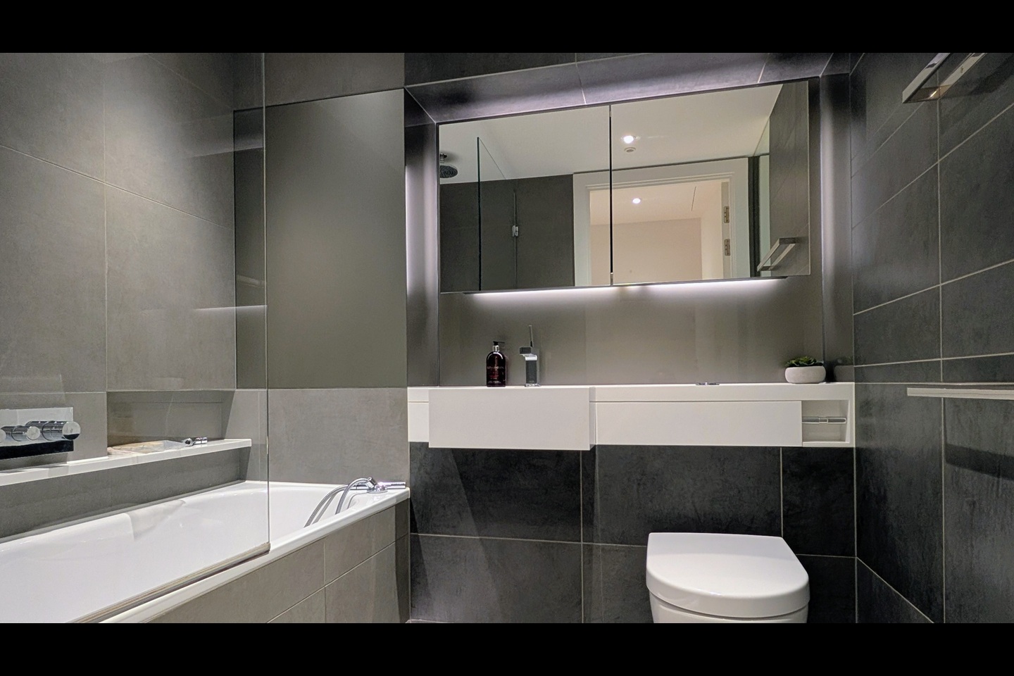 Additional image 11 of 2 Bed Flat, Riverlight Quay, SW11, N1 7GU