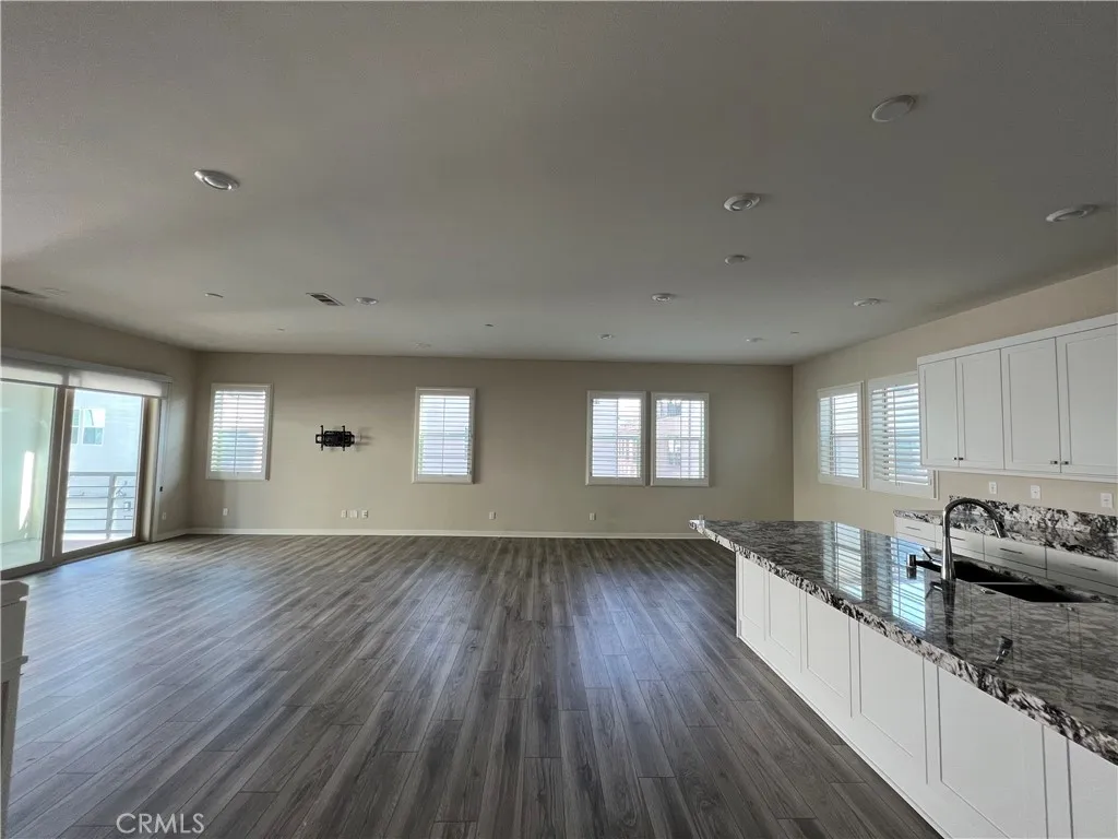 Additional image 42 of 110 Sculpture, Irvine, CA 92618