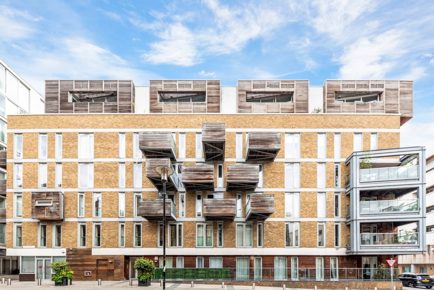 Studio Flat, Axis Court, SE16, N1 7GU