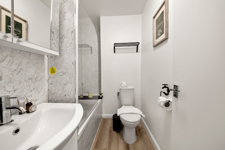 Additional image 3 of 2 Bed Flat, Inverness Terrace, W2, N1 7GU