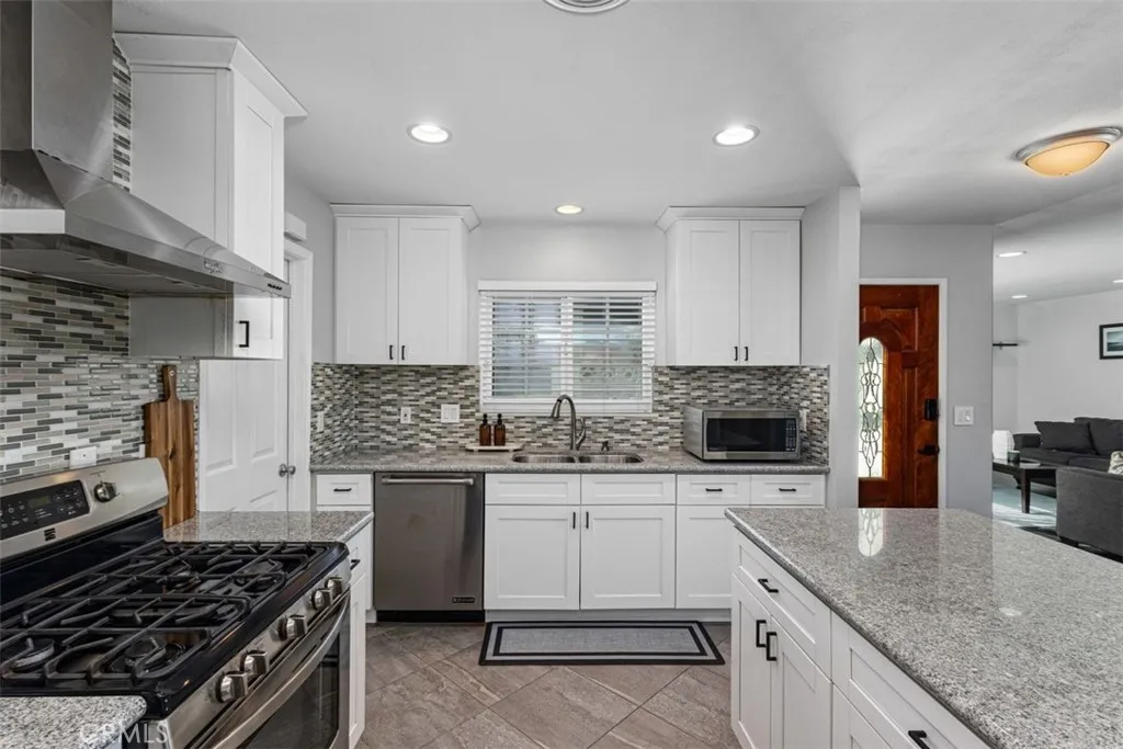 Additional image 20 of 15142 Yorkshire Ln, Huntington Beach, CA 92647