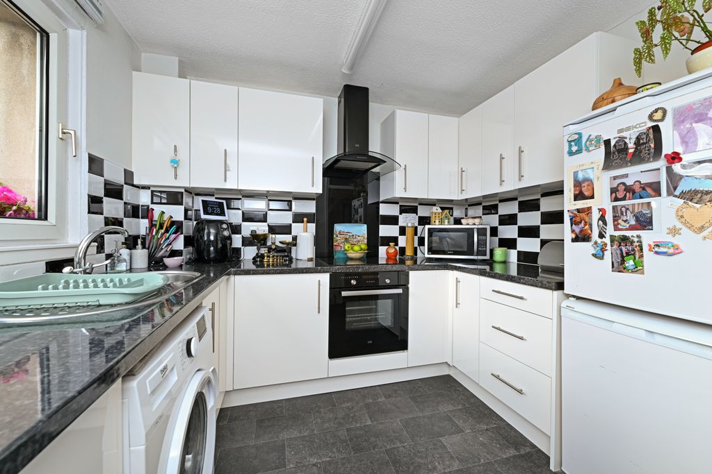 Additional image 5 of 2 bed maisonette for sale13 Eskdaill Street, Dalkeith, Midlothian EH22