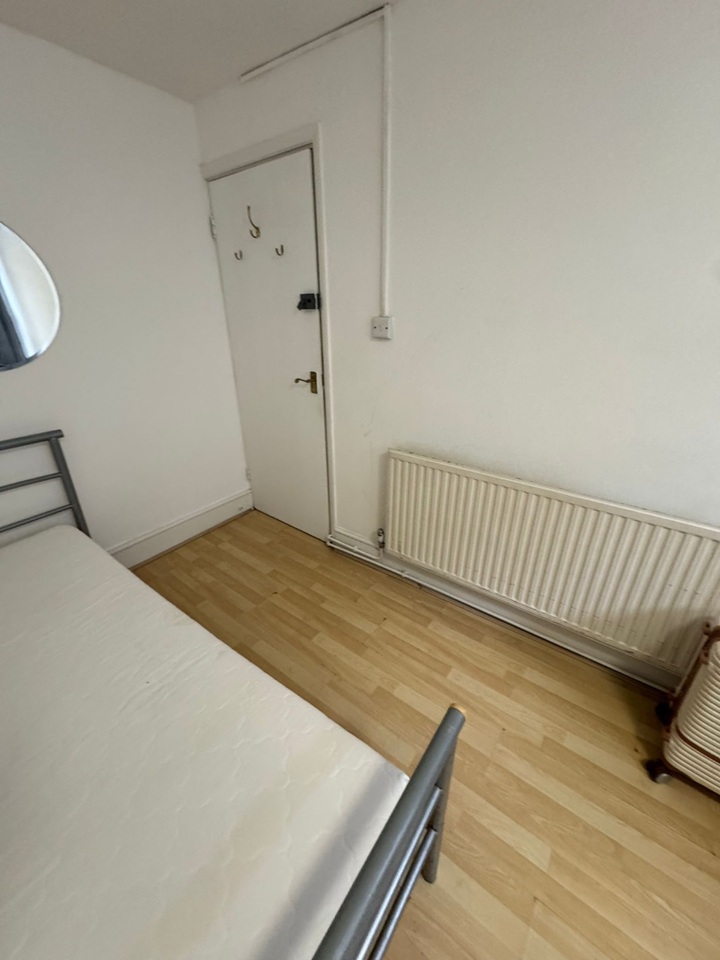 Additional image 3 of Room in a Shared Flat, Copenhagen Street, N1, N1 7GU