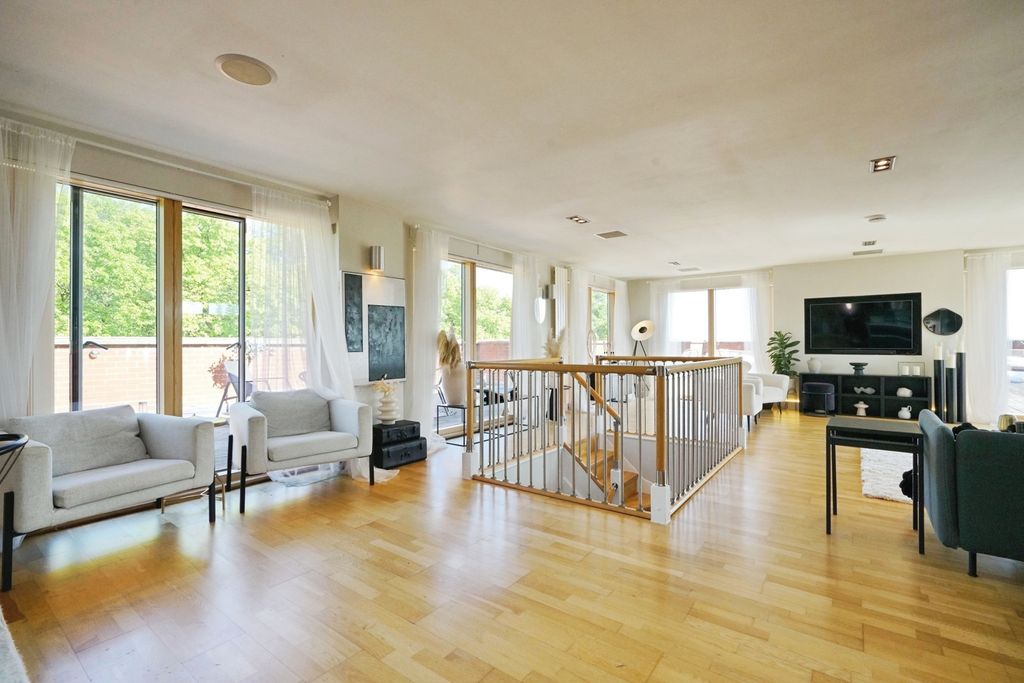Additional image 10 of 3 bed flat for saleStation Road, Ashby-De-La-Zouch, Leicestershire LE65