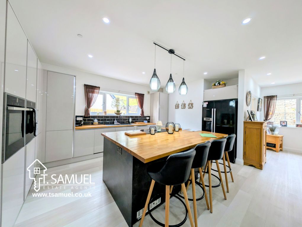 Additional image 12 of 5 bed detached house for saleGolwg Y Mynydd, Llanwonno Road, Mountain Ash CF45