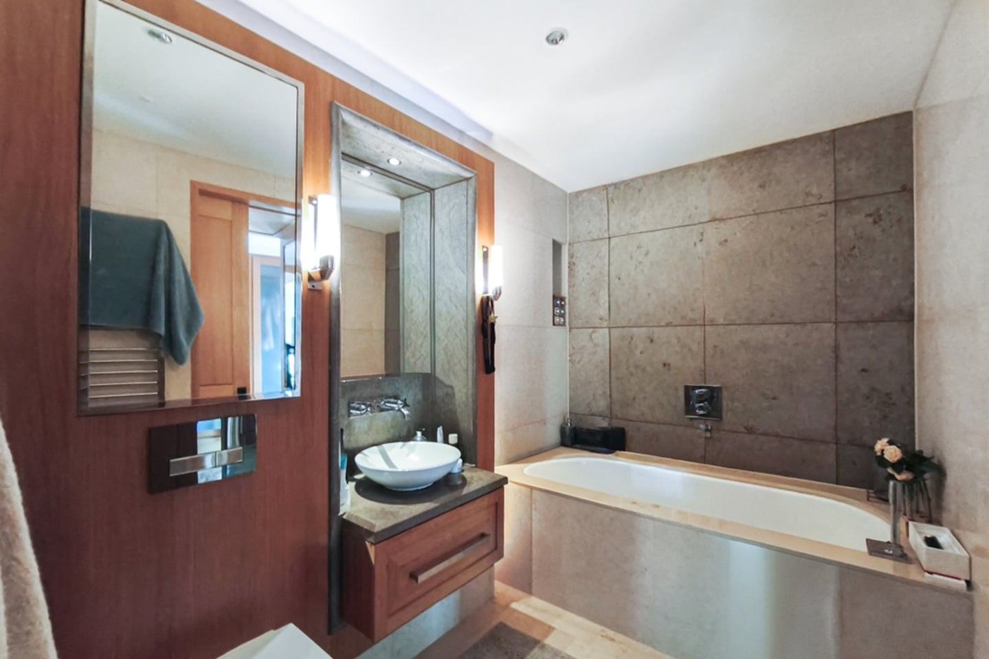 Additional image 5 of 3 Bed Flat, Leighton House, SW1P, N1 7GU