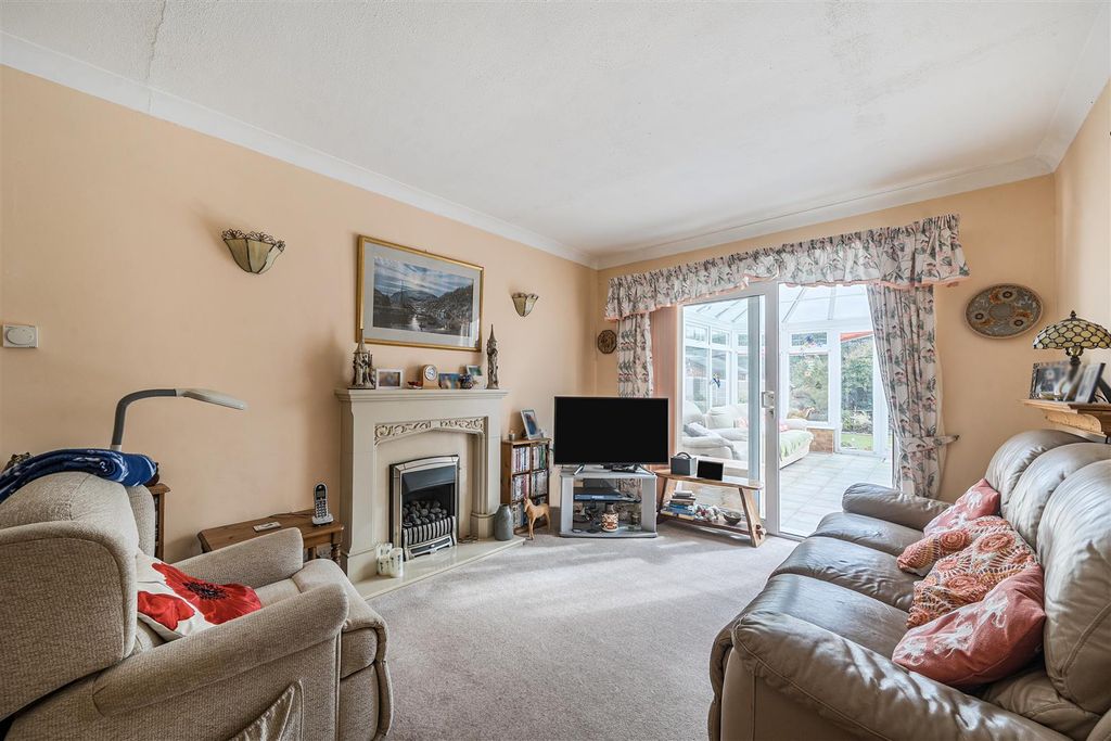 Additional image 3 of 2 bed detached bungalow for saleHeckford Road, Corfe Mullen, Wimborne BH21