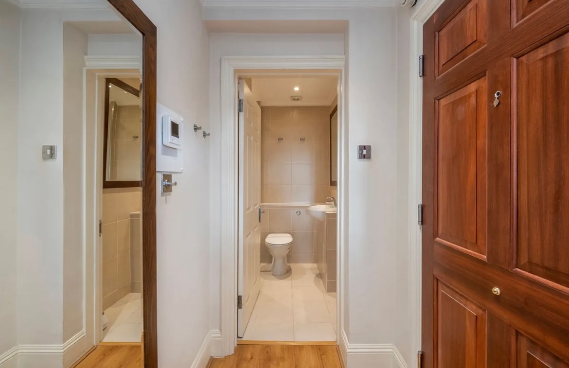 Additional image 9 of 1 Bed Flat, Bank Chambers, SW1Y