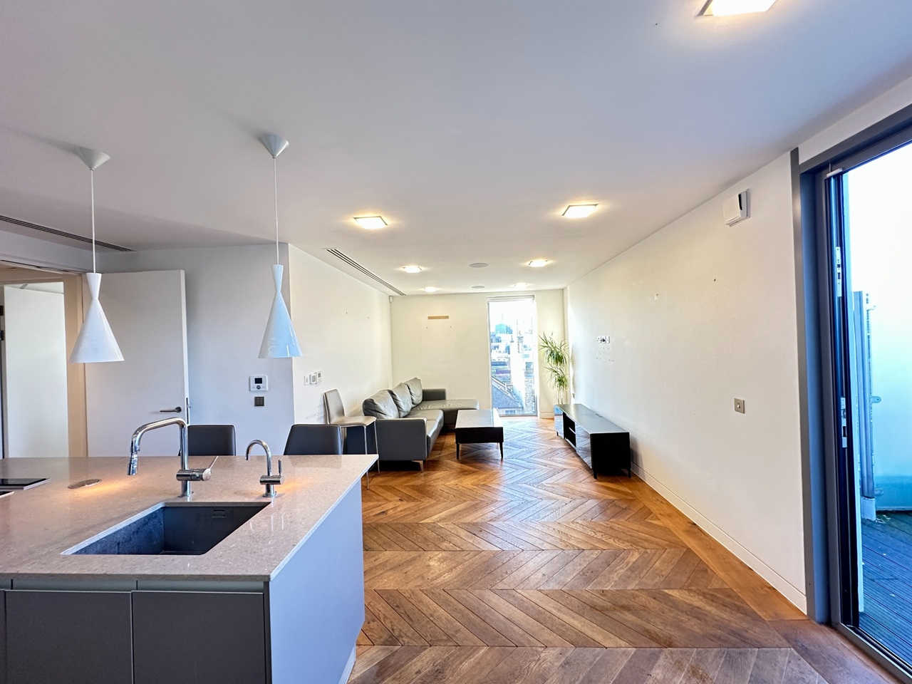 2 Bed Flat, Curtain Road, EC2A, N1 7GU