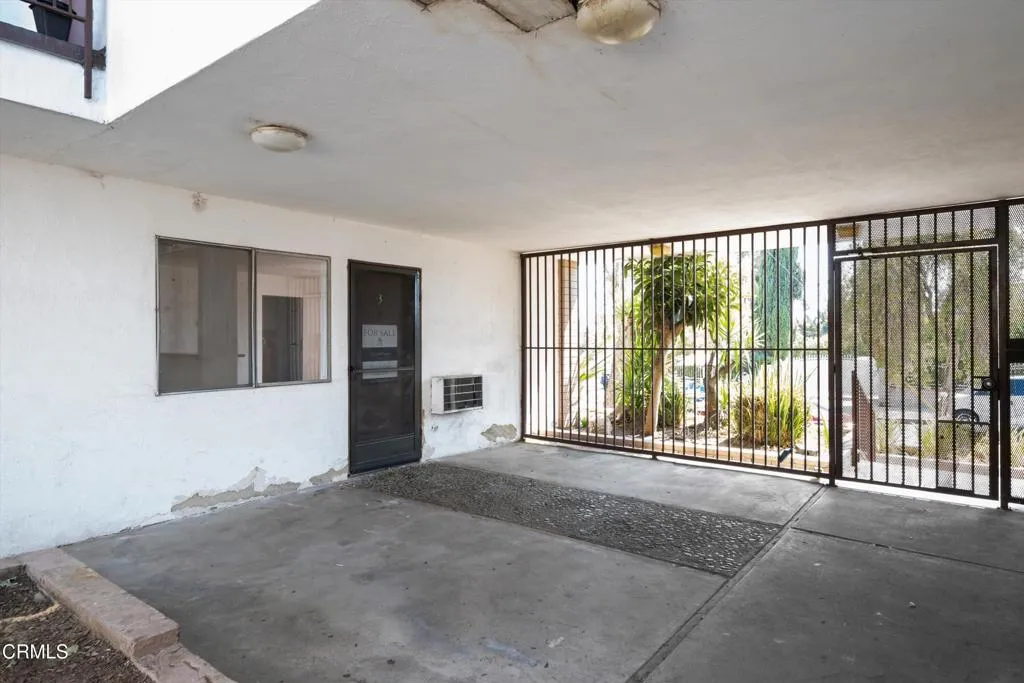 Additional image 3 of 13040 Dronfield Avenue Unit 3, Los Angeles, CA 91342