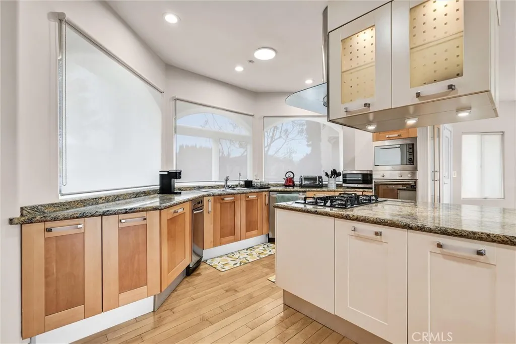 Additional image 63 of 876 Harrington Rd, Glendale, CA 91207