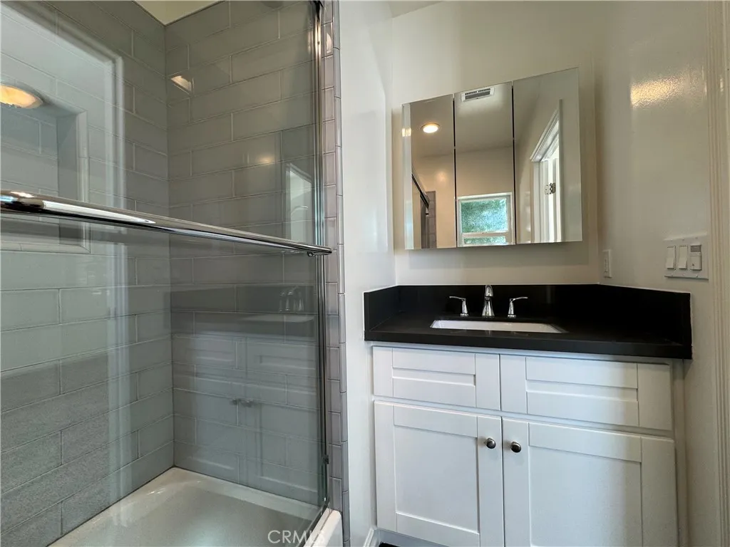 Additional image 10 of 2304 N Catalina Street, Burbank, CA 91504