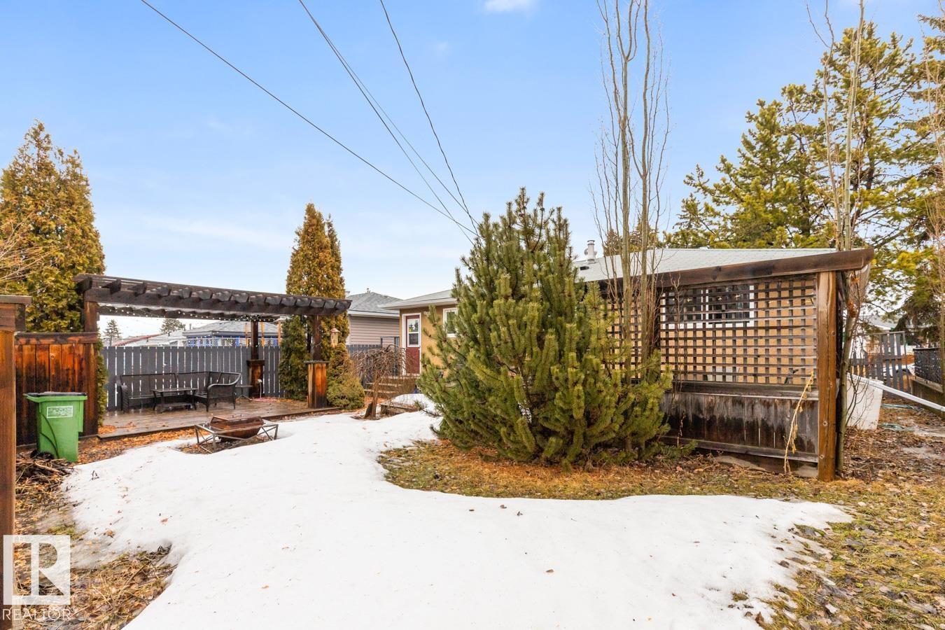 Additional image 4 of 10512 44 Street NW, Edmonton, AB, T6A1V9