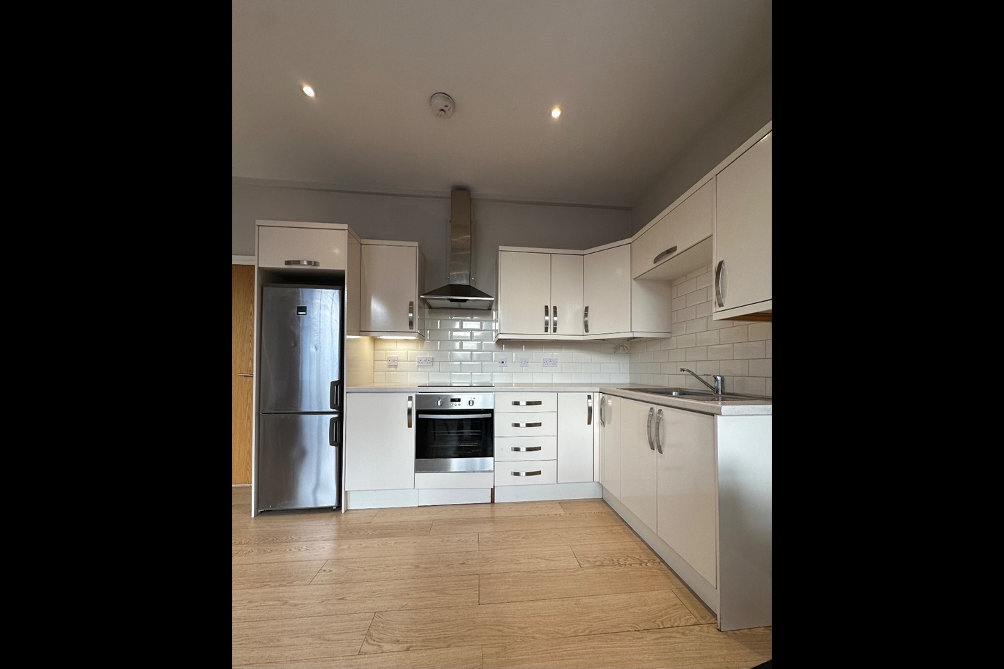 2 Bed Flat, Walworth Road, SE17, N1 7GU