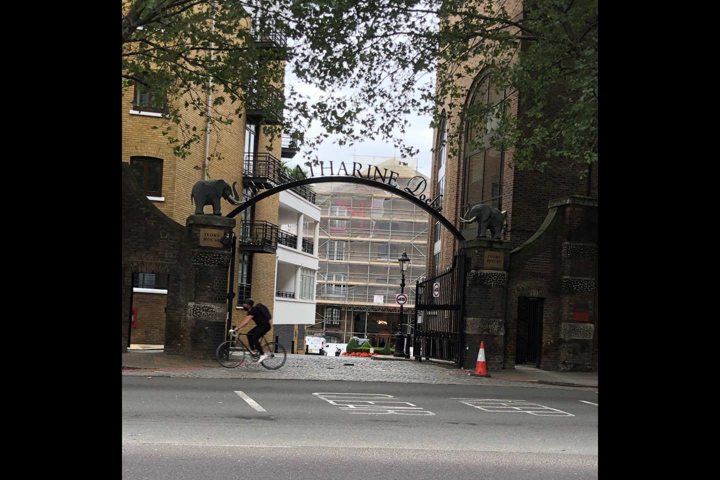 Additional image 3 of 1 Bed Flat, East Smithfield, E1W, N1 7GU